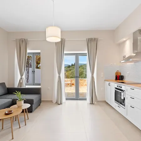 Holiday home Orianthia Stone Marantochori